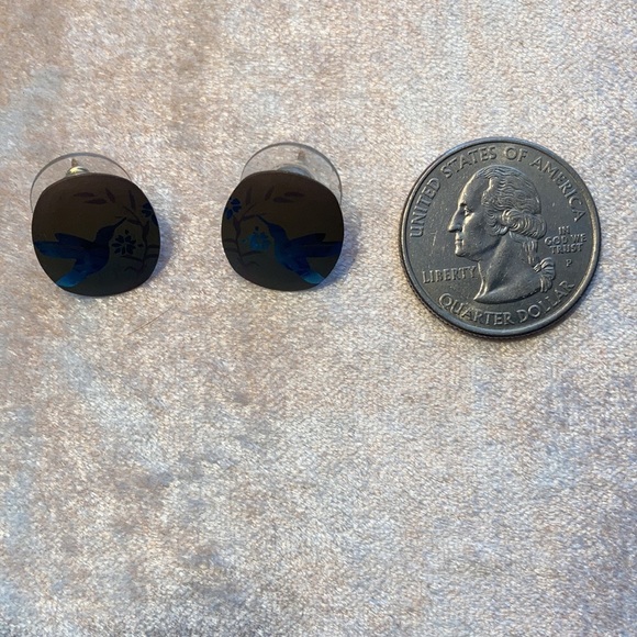 Vintage Hummingbird Iridescent Thin Shell Studs - Picture 2 of 3